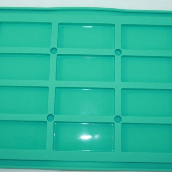 Pampered Chef Granola Snack Maker - Picture 2 of 3